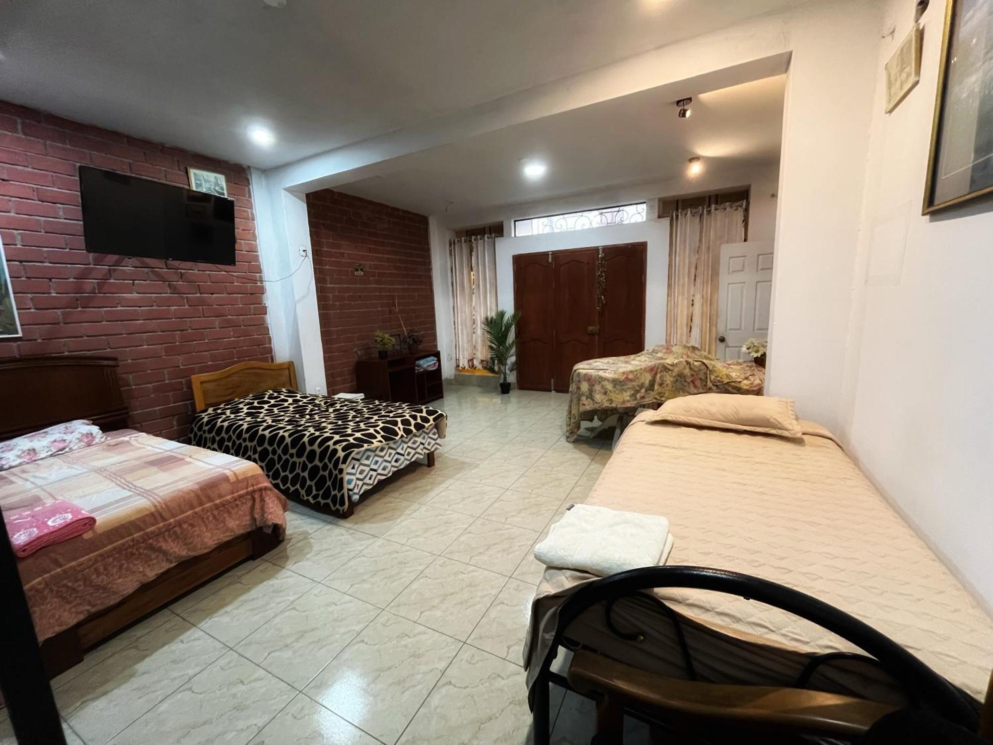 Ugarte Street Bed and Breakfast Trujillo Buitenkant foto