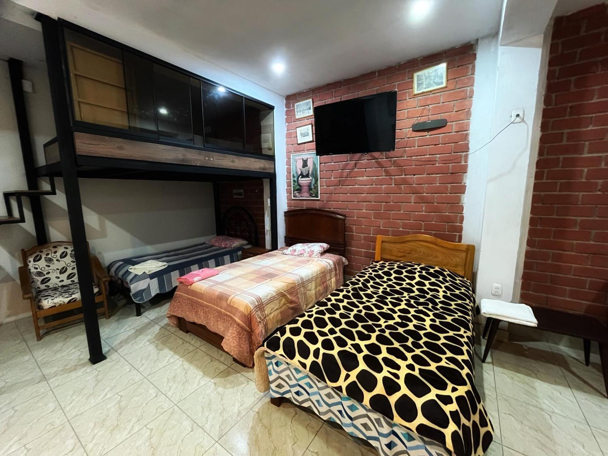 Ugarte Street Bed and Breakfast Trujillo Buitenkant foto